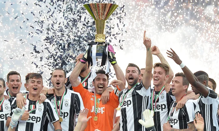 Juventus vô địch Serie A mùa 2016–2017 — mùa thứ 6 liên tiếp họ giành Scudetto.